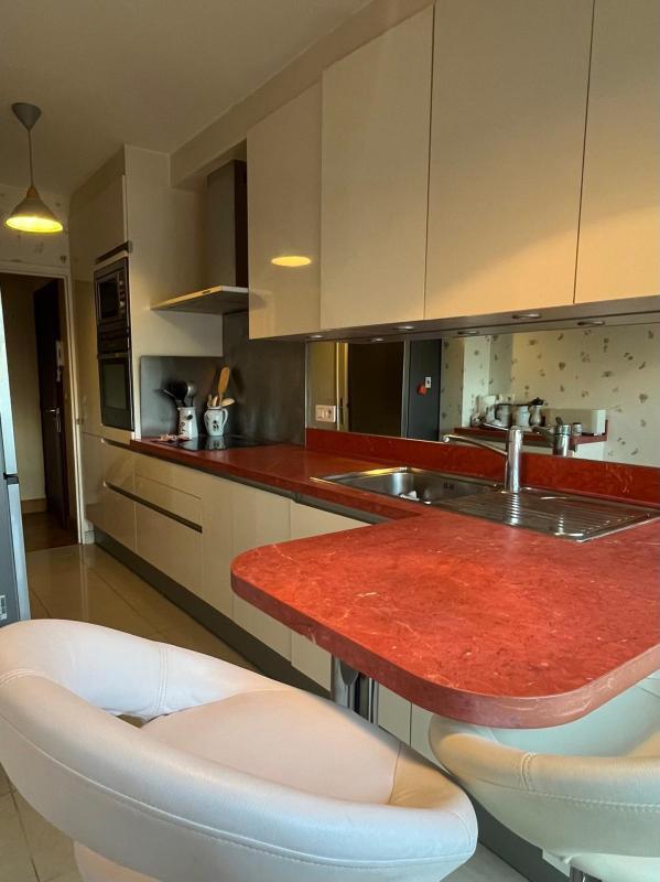 Appartement - 84 m² - 3 pièces