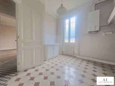 Appartement - 83 m² - 4 pièces