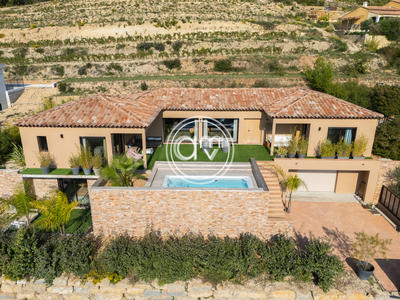 Villa - 331 m² - 8 pièces