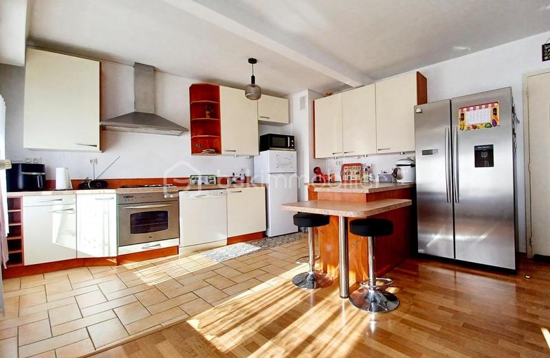 Appartement - 97 m² - 5 pièces