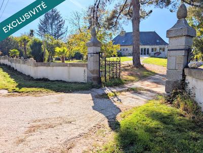 Maison - 237 m² - 9 pièces