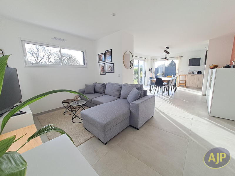 Maison - 95 m² - 4 pièces