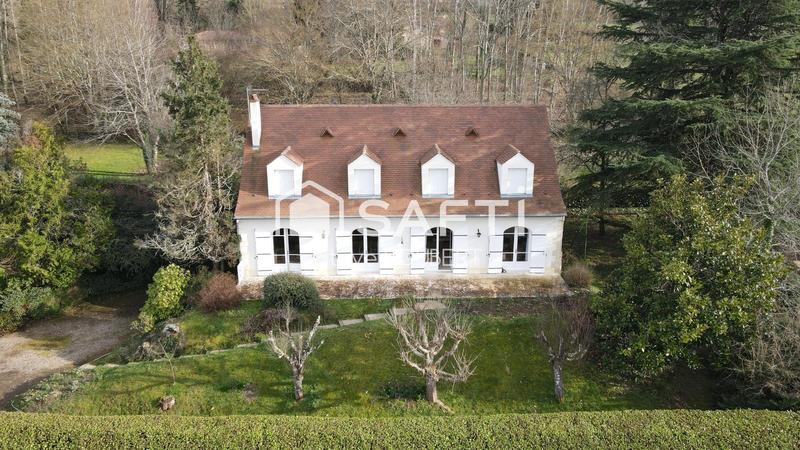 Maison - 208 m² - 8 pièces