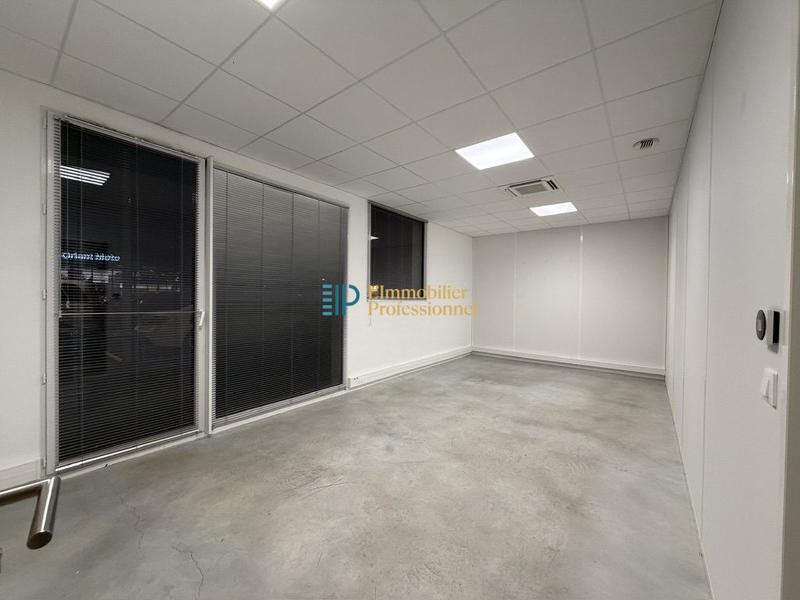 Bureau - 135 m² - 5 pièces