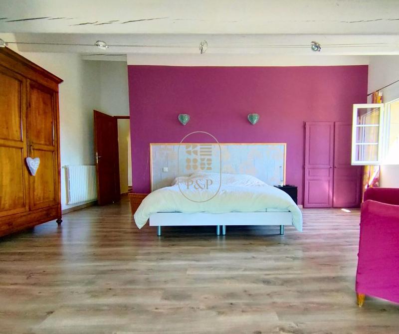 Mas - 339 m² - 10 pièces