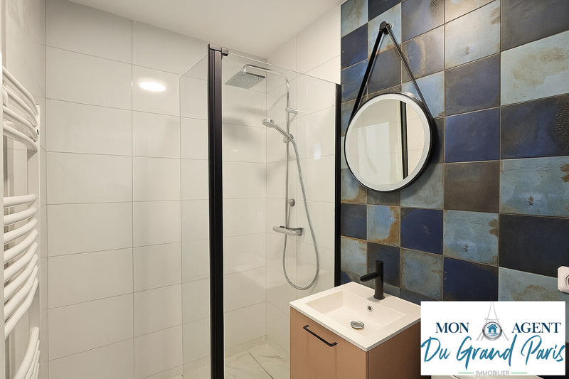 Maison - 230 m² - 7 pièces