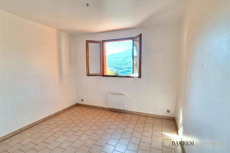 Maison traditionnelle - 90 m² - 4 pièces