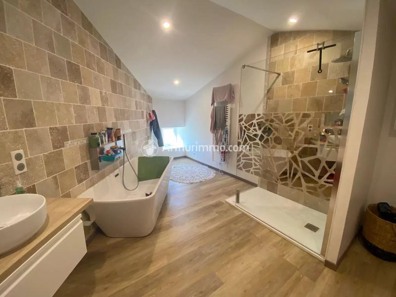 Maison - 201 m² - 6 pièces