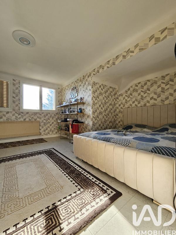 Maison - 260 m² - 5 pièces