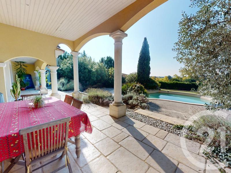 Maison - 216 m² - 6 pièces