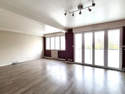 Appartement - 96 m² - 5 pièces