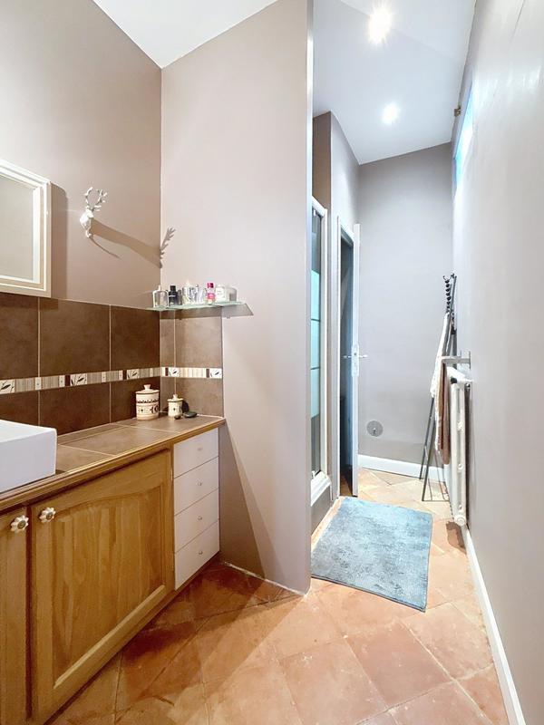 Maison - 265 m² - 10 pièces