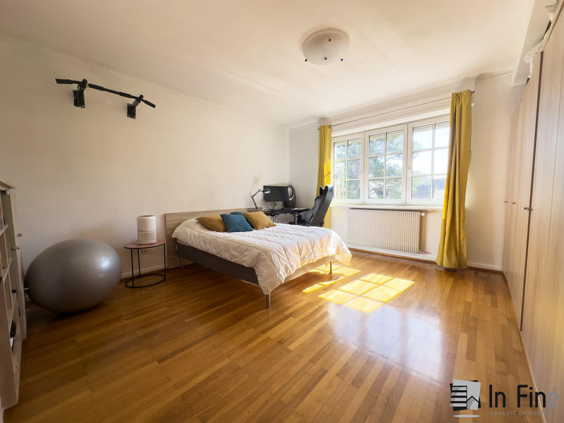 Appartement - 143 m² - 5 pièces