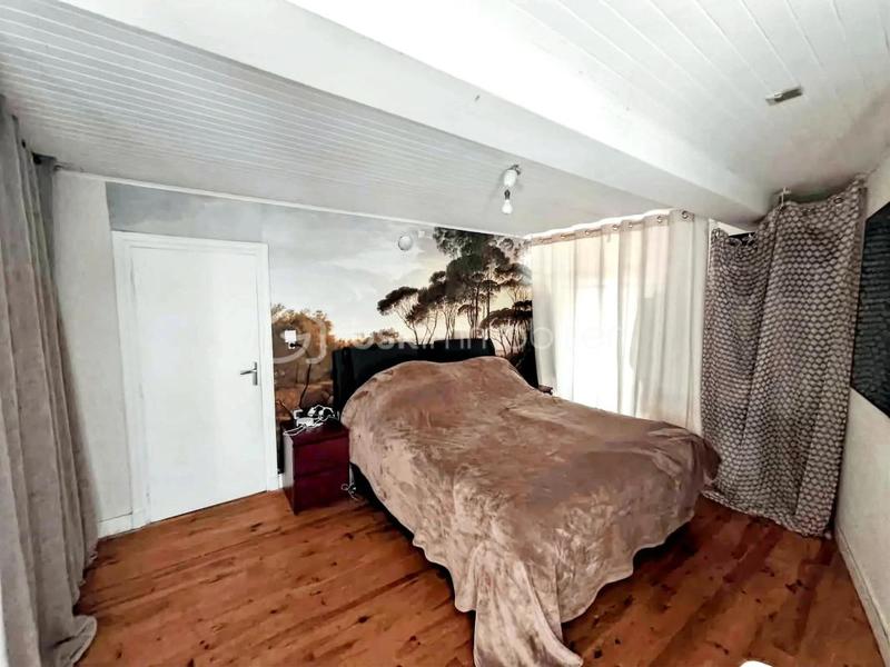 Maison en pierre - 244 m² - 10 pièces