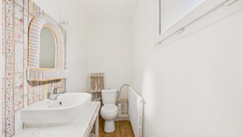 Maison - 240 m² - 10 pièces