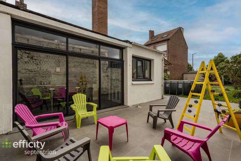 Maison - 277 m² - 11 pièces