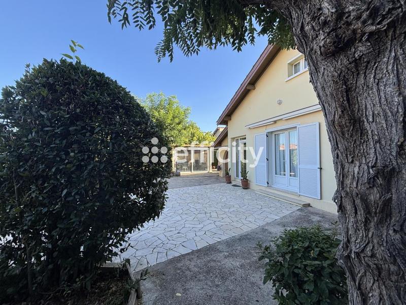 Maison - 89 m² - 5 pièces