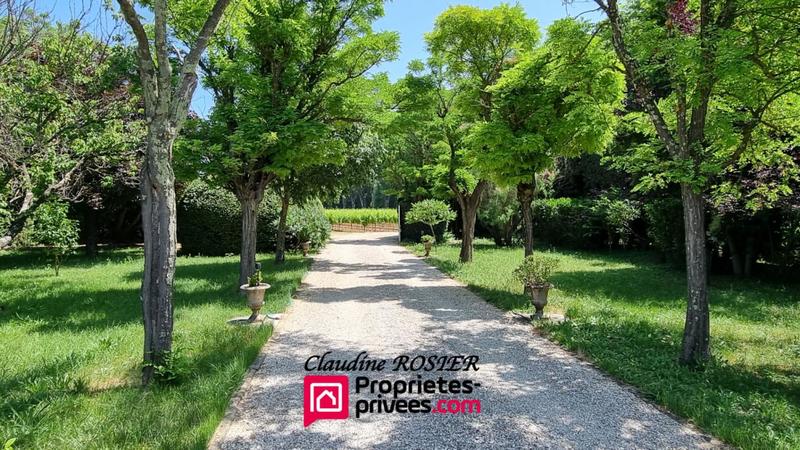 Maison - 237 m² - 9 pièces