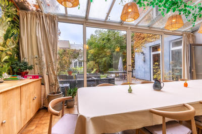 Maison - 360 m² - 9 pièces