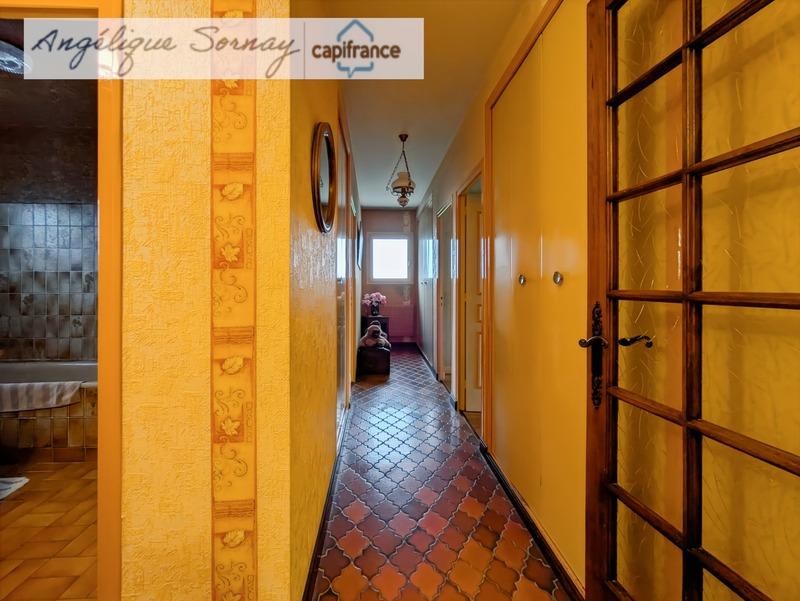 Maison - 207 m² - 7 pièces