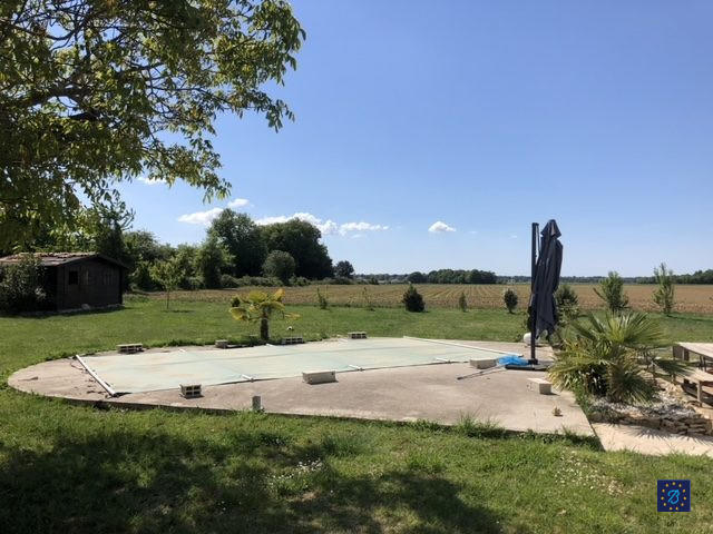 Maison - 237 m² - 8 pièces