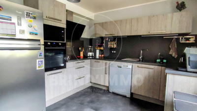 Maison - 95 m² - 5 pièces