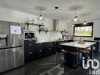 Maison de maîtres - 212 m² - 10 pièces