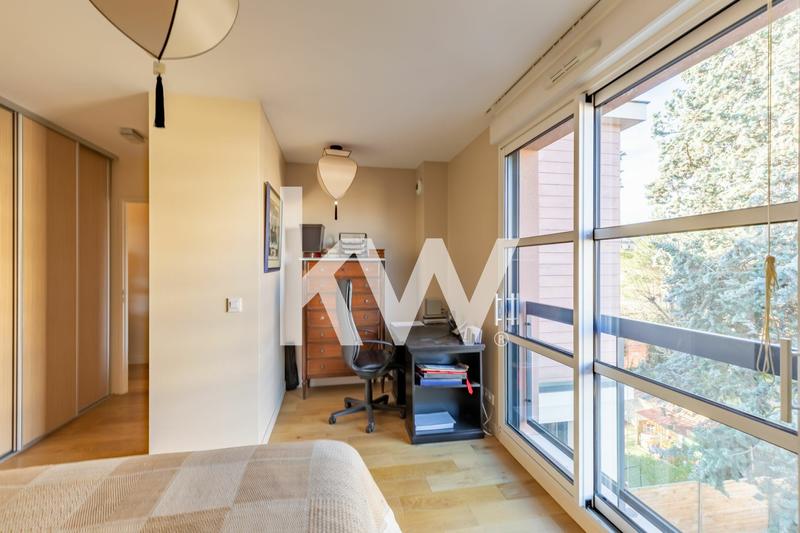 Appartement - 90 m² - 4 pièces