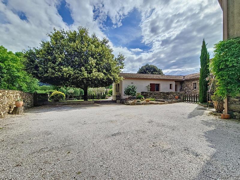 Maison - 220 m² - 7 pièces