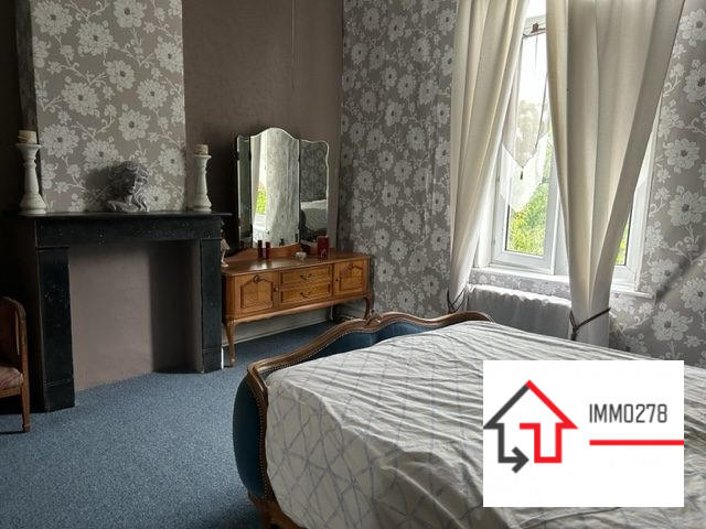 Maison - 227 m² - 12 pièces