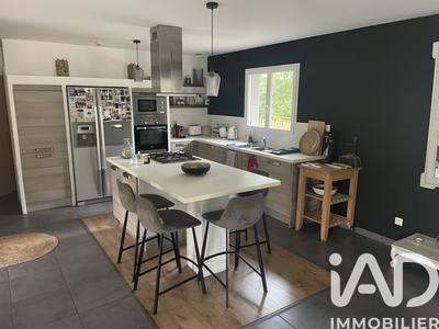 Maison - 200 m² - 7 pièces