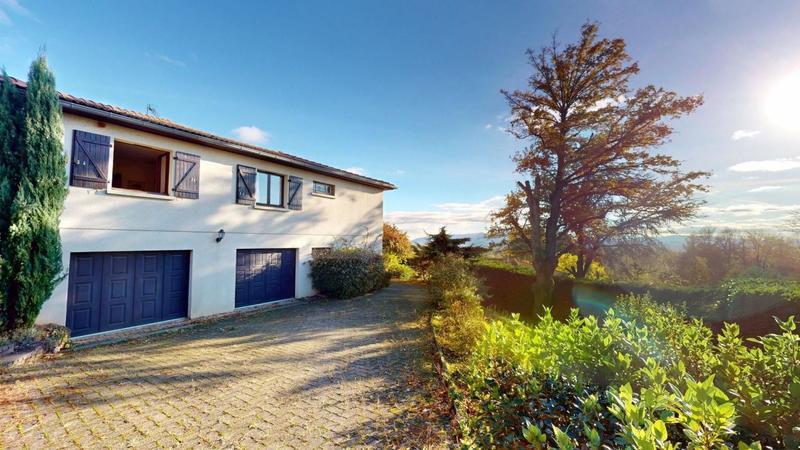 Maison - 140 m² - 5 pièces