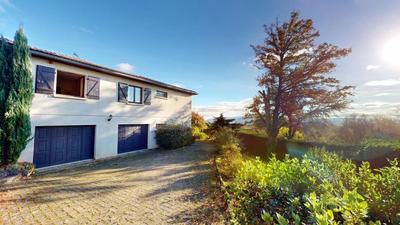 Maison - 140 m² - 5 pièces