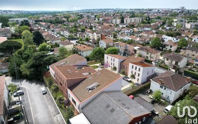 Appartement - 93 m² - 5 pièces