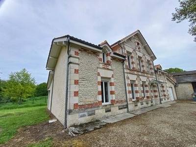 Maison - 140 m² - 5 pièces