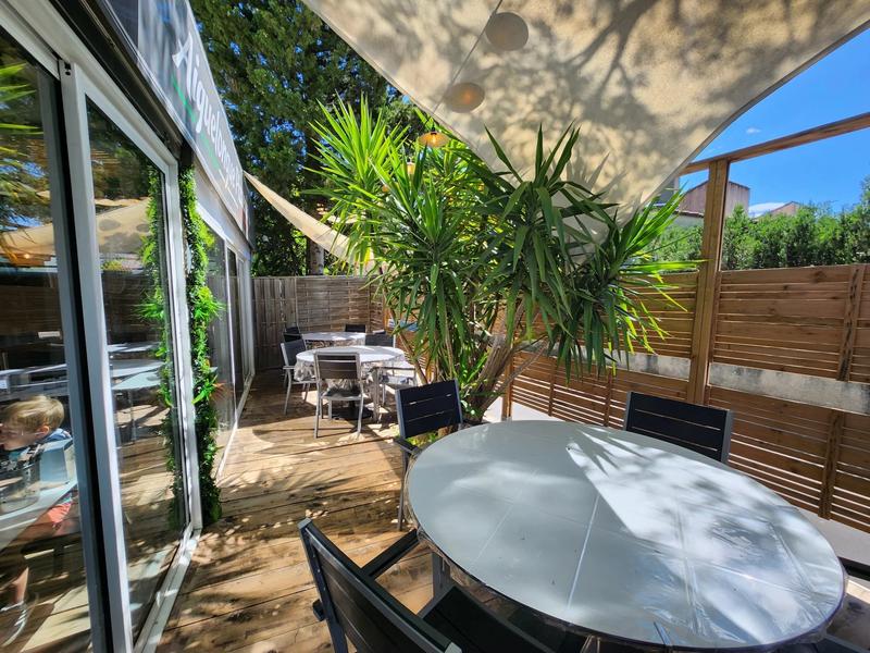 Magasins - 140 m² - 6 pièces