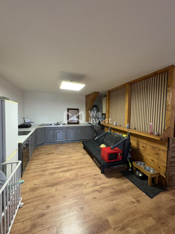 Maison - 185 m² - 10 pièces