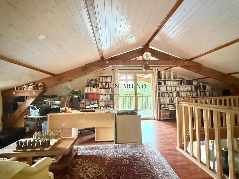 Maison - 208 m² - 11 pièces