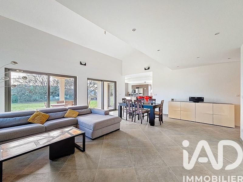 Maison - 199 m² - 6 pièces