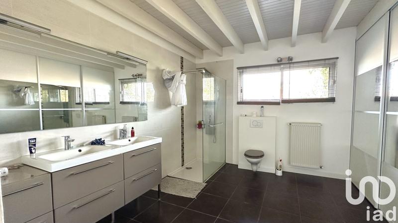 Maison - 260 m² - 9 pièces