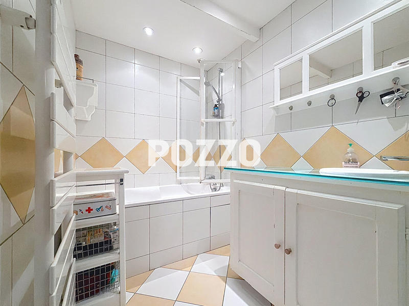 Maison - 182 m² - 6 pièces