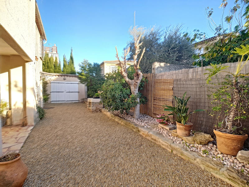 Maison - 230 m² - 8 pièces