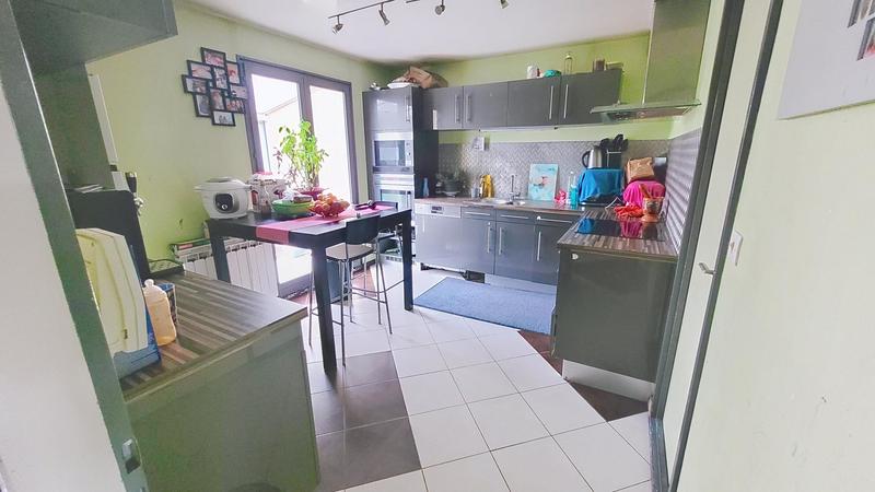 Maison - 93 m² - 5 pièces