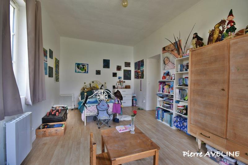 Maison - 410 m² - 11 pièces