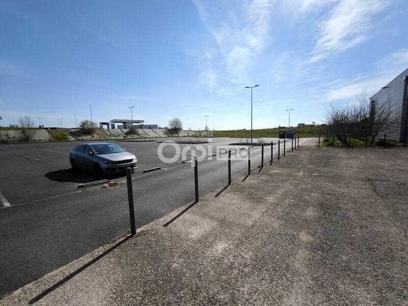 Local commercial - 4 200 m²