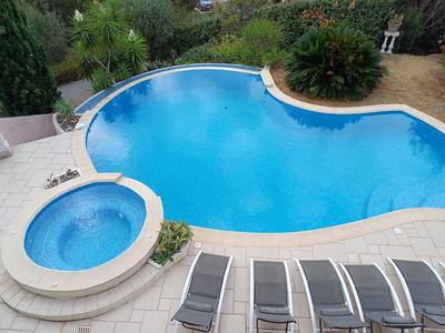 Villa - 165 m² - 8 pièces