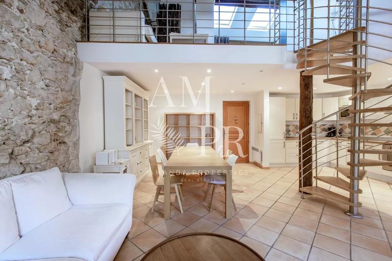 Appartement - 100 m² - 2 pièces