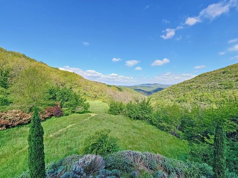 Maison - 249 m² - 8 pièces