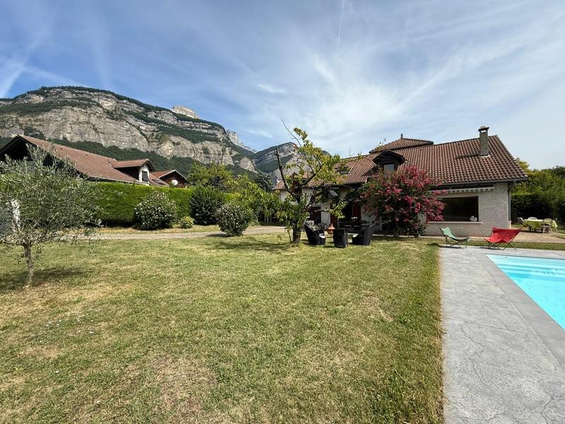 Maison - 175 m² - 7 pièces