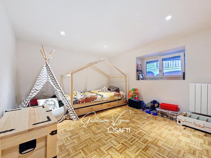 Appartement - 80 m² - 4 pièces